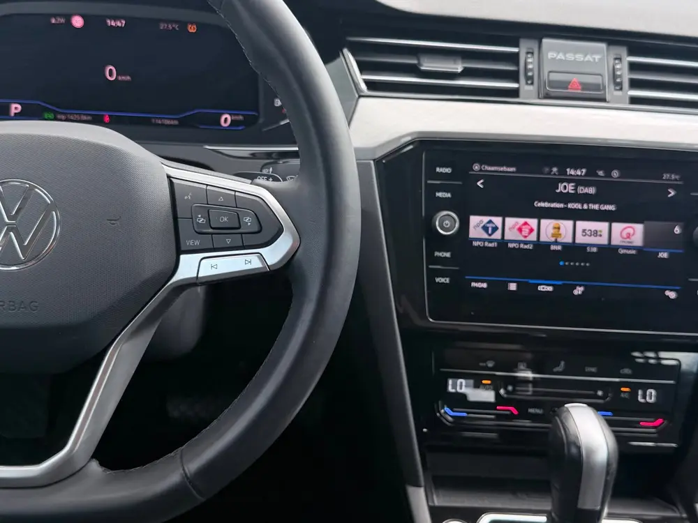 Volkswagen Passat Variant 1.5 TSI Business | Carplay | PDC | uit 2022, foto 17