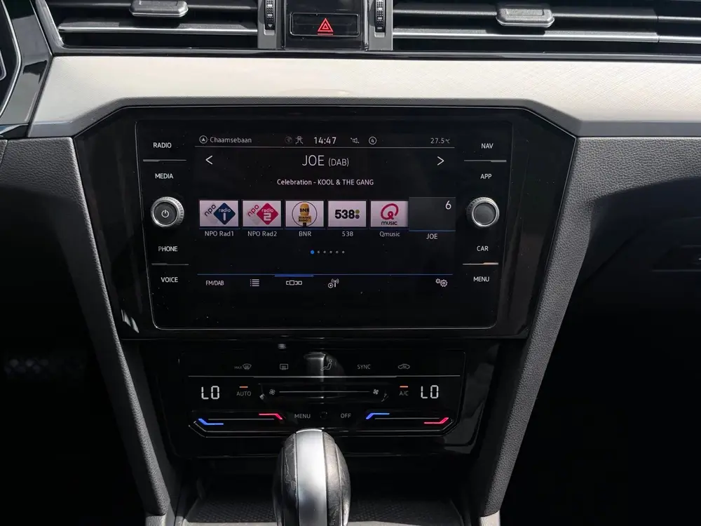 Volkswagen Passat Variant 1.5 TSI Business | Carplay | PDC | uit 2022, foto 18
