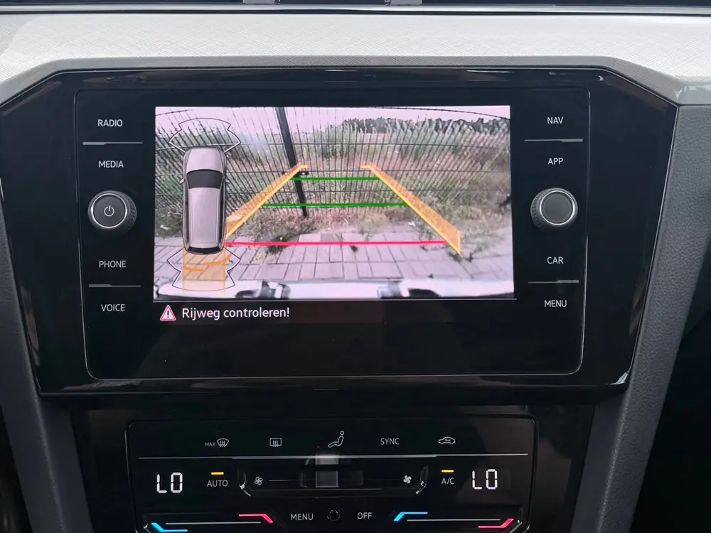 Volkswagen Passat Variant 1.5 TSI Business | Carplay | PDC | uit 2022, foto 19