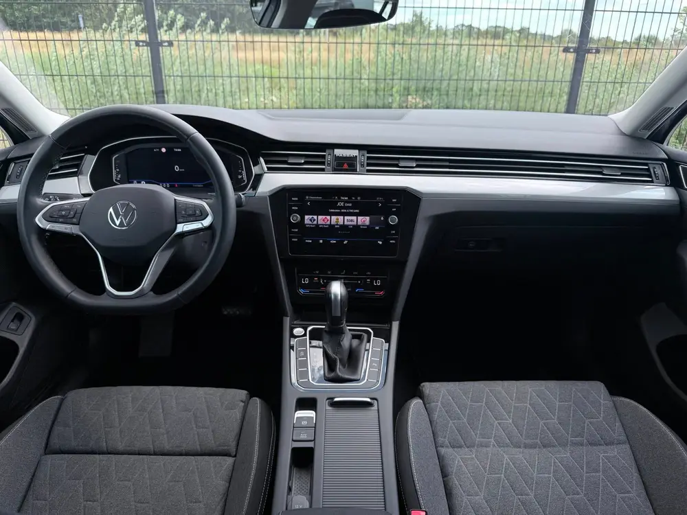 Volkswagen Passat Variant 1.5 TSI Business | Carplay | PDC | uit 2022, foto 3