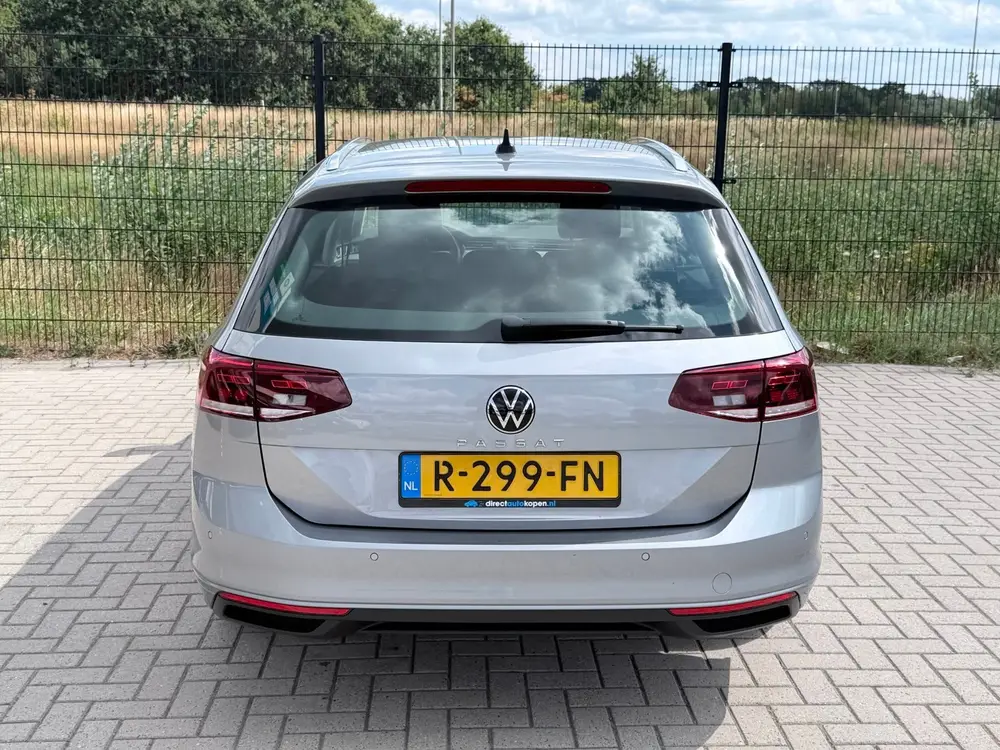 Volkswagen Passat Variant 1.5 TSI Business | Carplay | PDC | uit 2022, foto 9