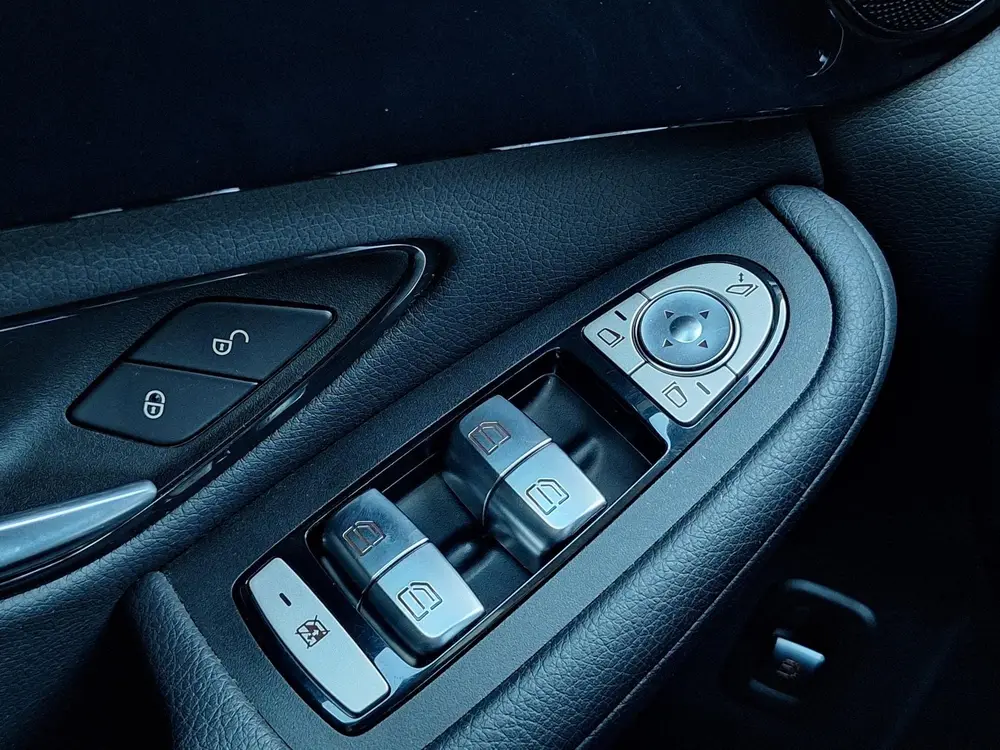 Mercedes-Benz GLC 300e 4MATIC uit 2022, foto 12