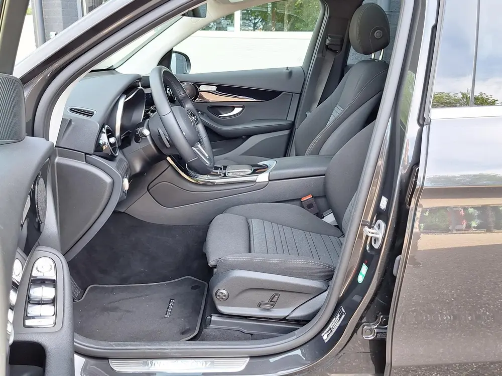 Mercedes-Benz GLC 300e 4MATIC uit 2022, foto 5