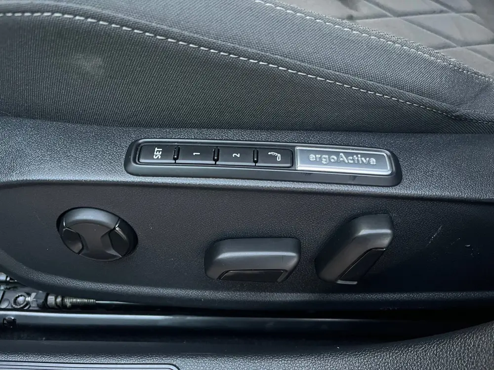 Volkswagen GOLF 8 eHybrid KeyLess|Alcantara|NAP CarPass! uit 2024, foto 13