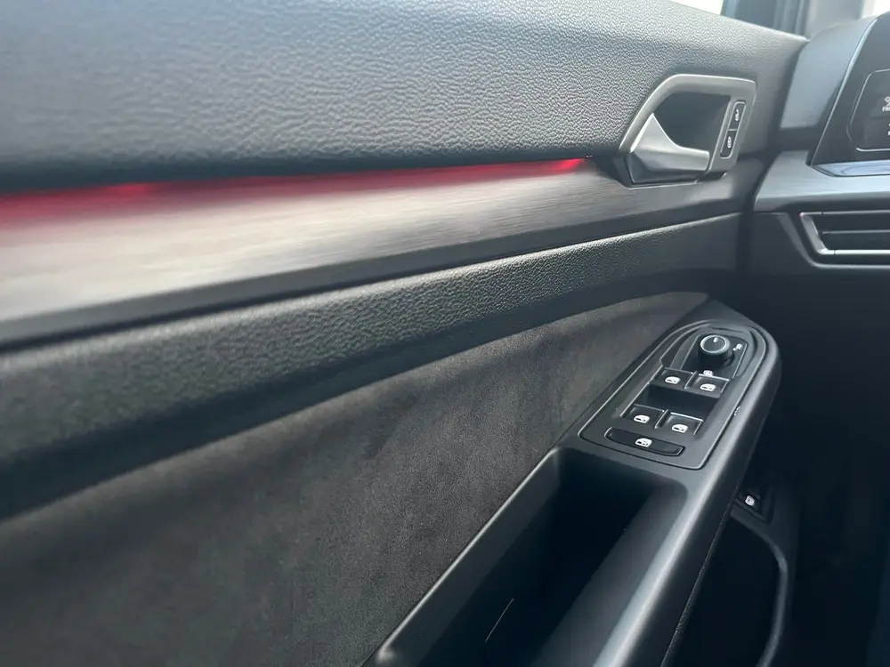 Volkswagen GOLF 8 eHybrid KeyLess|Alcantara|NAP CarPass! uit 2024, foto 14