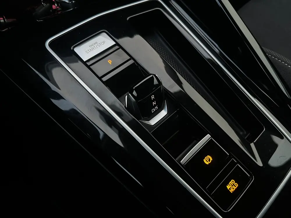 Volkswagen GOLF 8 eHybrid KeyLess|Alcantara|NAP CarPass! uit 2024, foto 16
