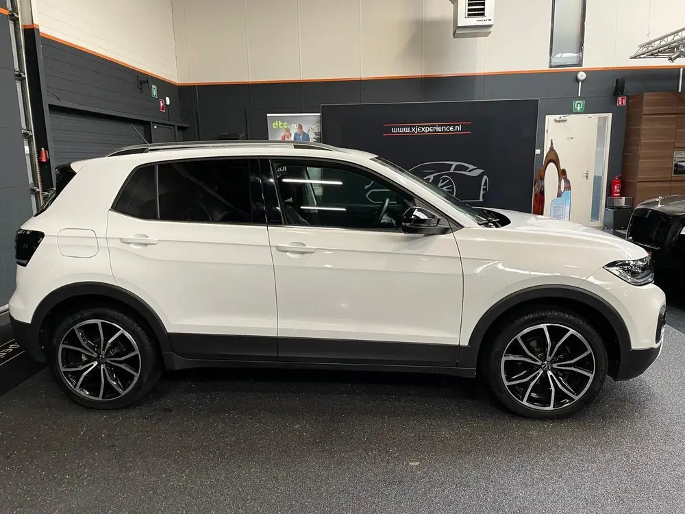 Volkswagen T-Cross Style NAVI 150 PK 18"" uit 2020, foto 7