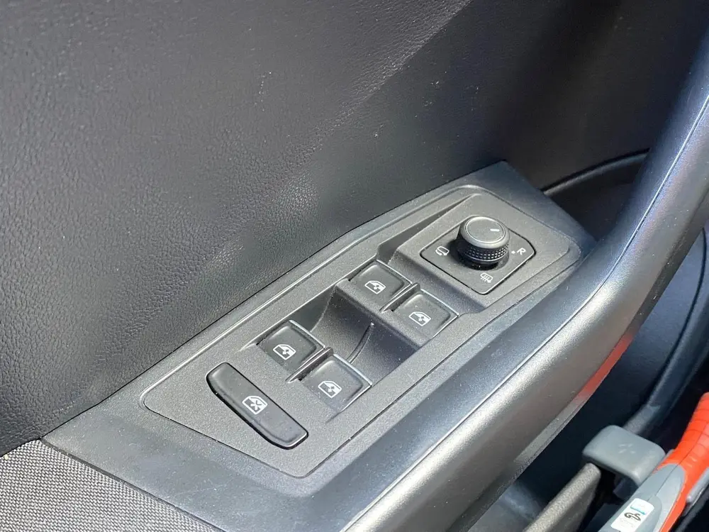 Volkswagen T-Roc 1.5 TSI Sport Business R | Camera | Trekhaa uit 2019, foto 14