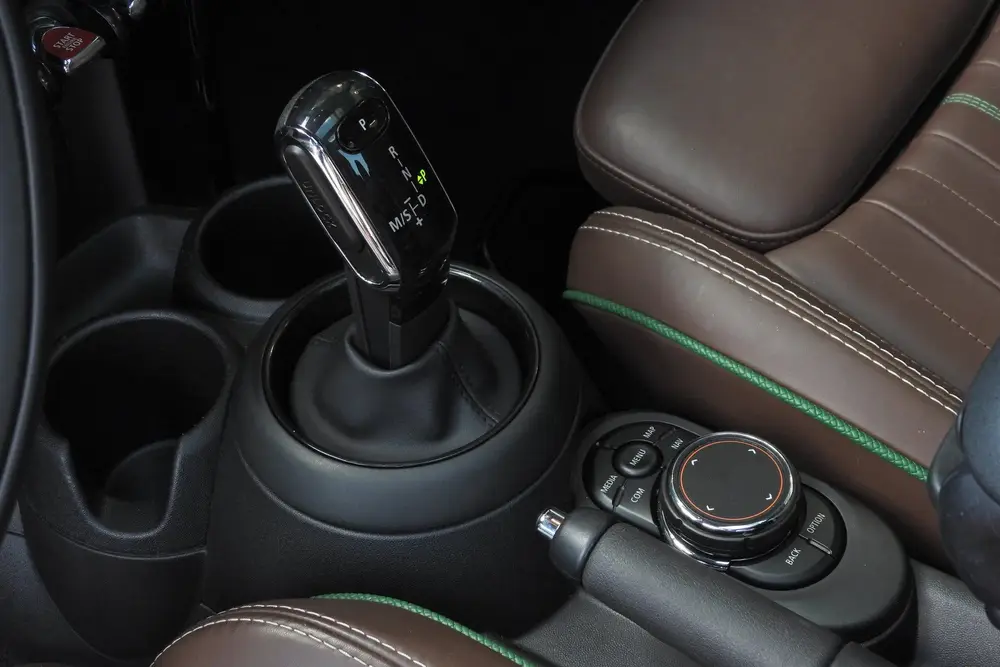 Mini Hatchback Cooper Automaat uit 2019, foto 17