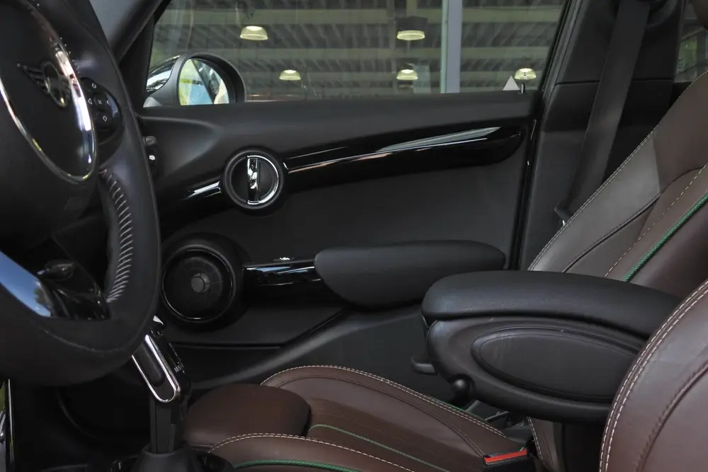 Mini Hatchback Cooper Automaat uit 2019, foto 19