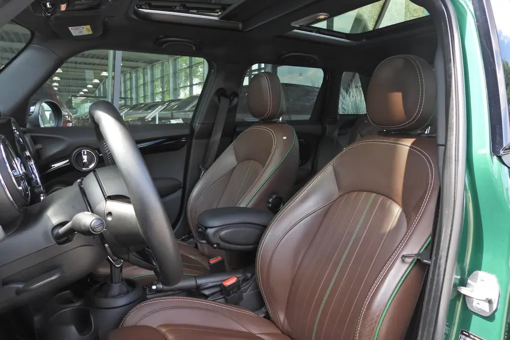 Mini Hatchback Cooper Automaat uit 2019, foto 20