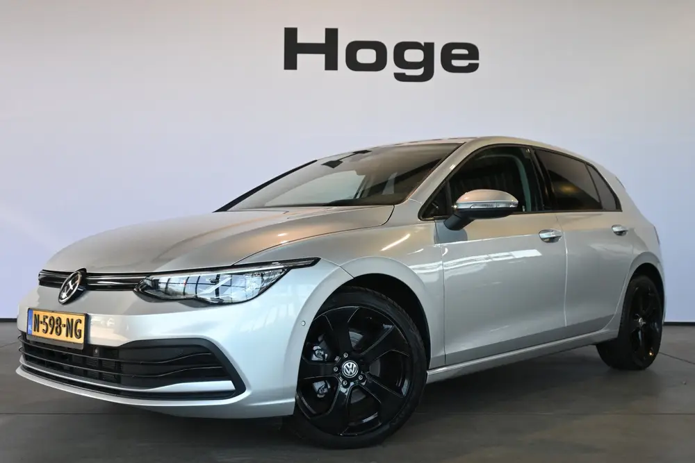 Volkswagen Golf 1.5 eTSI R-Line Automaat Clima Carplay Cruis uit 2020