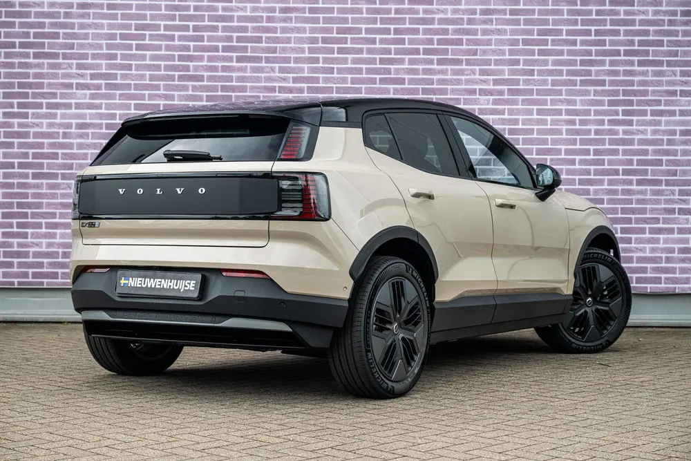 Volvo EX30 P5 Long Range Plus Europa 69 kWh uit 2026, foto 4