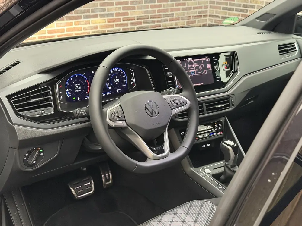 Volkswagen Polo 1.0 TSI R-Line IQ VIRTUAL LED KEYLESS CAMERA uit 2025, foto 3