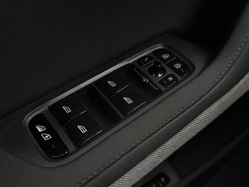Polestar 2 Standard Range Single 64 kWh | Magnesium | WeaveT uit 2023, foto 9