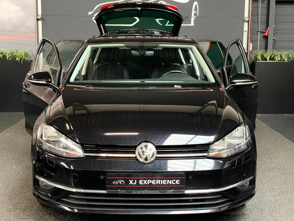 Volkswagen Golf 1.6 TDI Highline Business NAVI CARPLAY AUTOM uit 2019