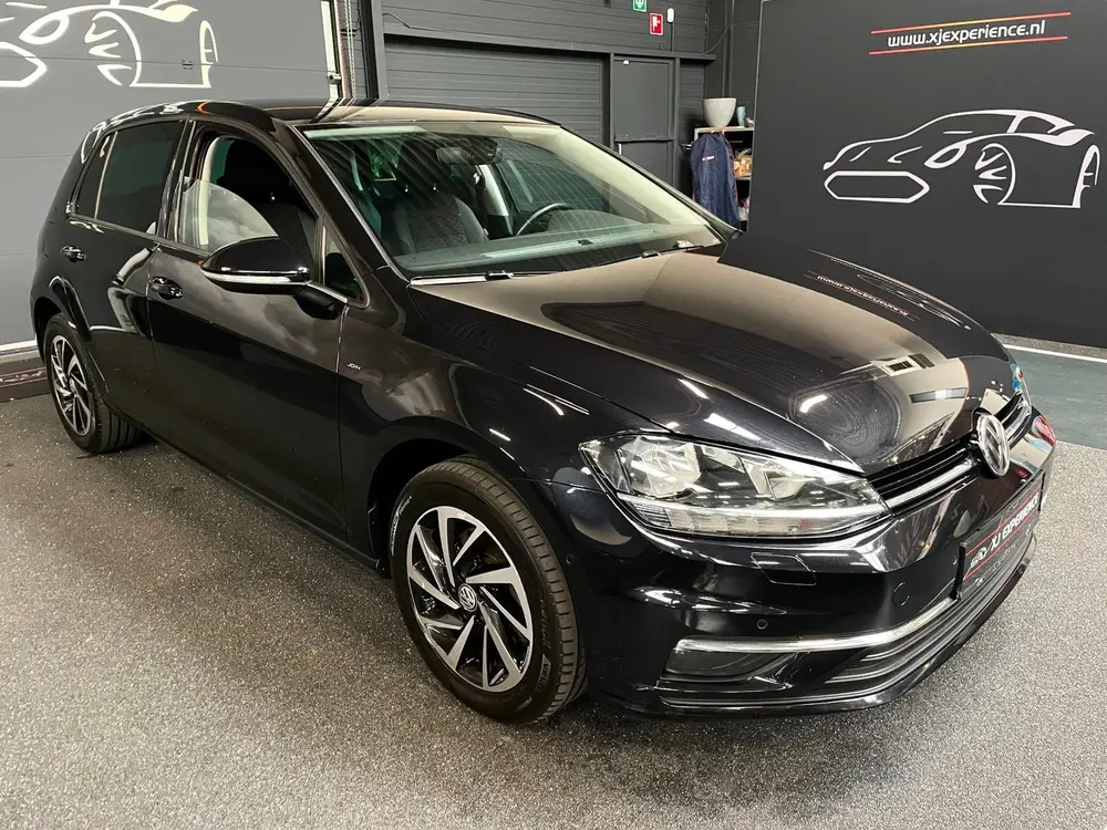Volkswagen Golf 1.6 TDI Highline Business NAVI CARPLAY AUTOM uit 2019, foto 2