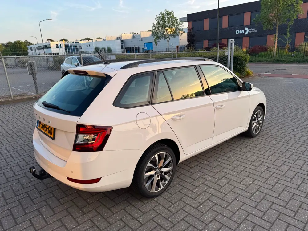 Skoda Fabia 1.0 TSI Business Edition uit 2022, foto 5