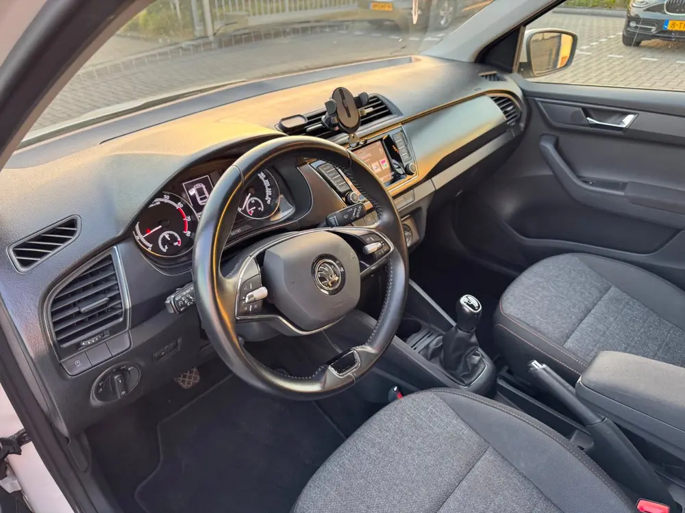 Skoda Fabia 1.0 TSI Business Edition uit 2022, foto 9