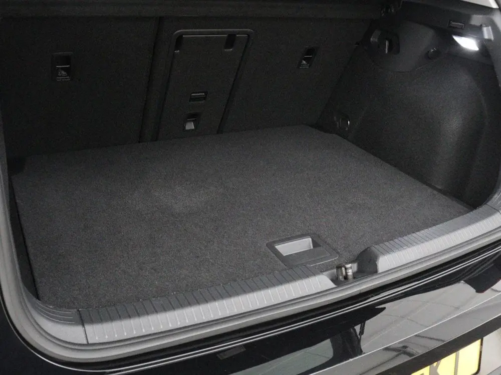 Volkswagen Golf 1.0 TSI Life | Carplay | Adaptive cruise | N uit 2022, foto 10
