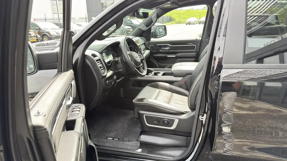 Dodge Ram 1500 5.7 V8 4x4 Crew Cab Laramie uit 2019, foto 13