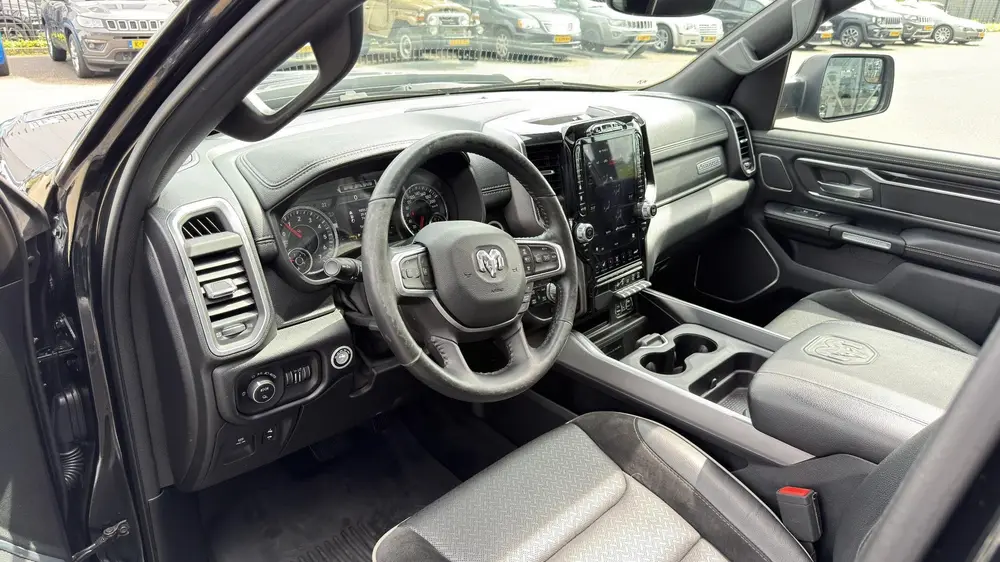 Dodge Ram 1500 5.7 V8 4x4 Crew Cab Laramie uit 2019, foto 4