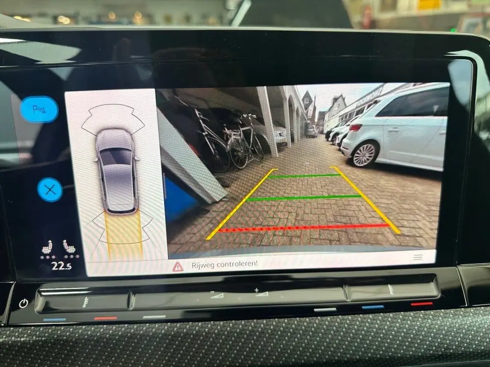 Volkswagen GOLF 1.5 ETSI 2x R-LINE BNS+ DSG AUTOMAAT uit 2022, foto 10