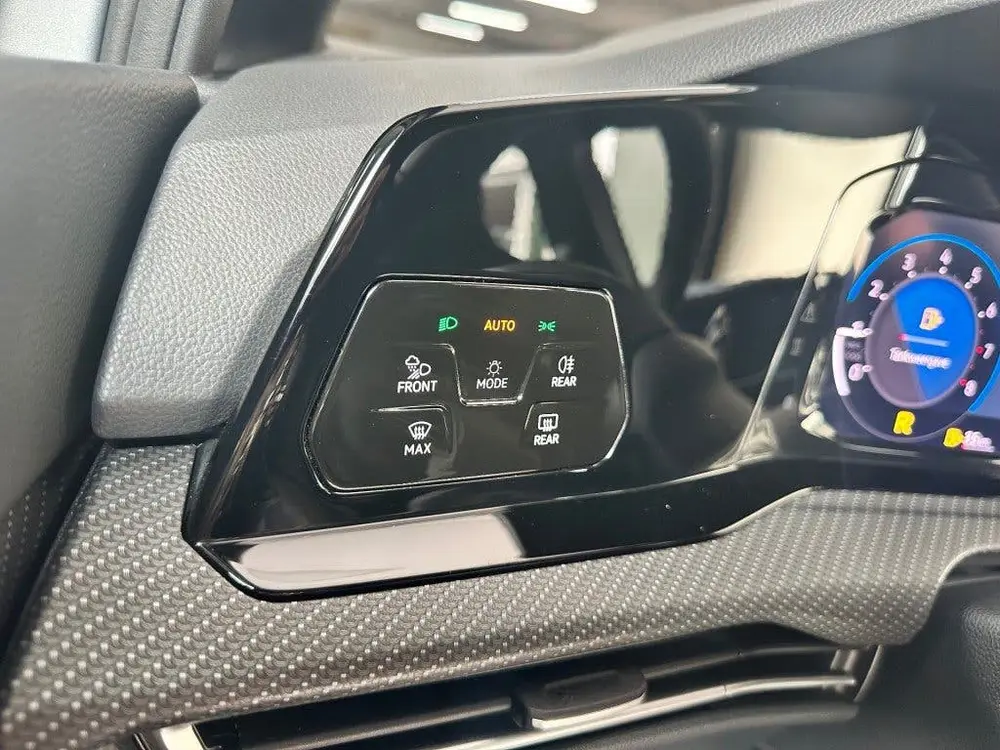 Volkswagen GOLF 1.5 ETSI 2x R-LINE BNS+ DSG AUTOMAAT uit 2022, foto 16