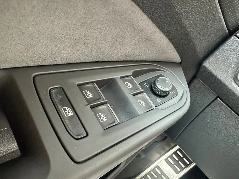 Volkswagen GOLF 1.5 ETSI 2x R-LINE BNS+ DSG AUTOMAAT uit 2022, foto 17