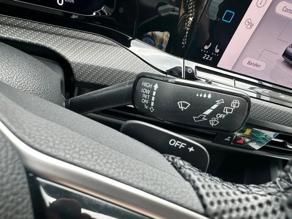 Volkswagen GOLF 1.5 ETSI 2x R-LINE BNS+ DSG AUTOMAAT uit 2022, foto 18