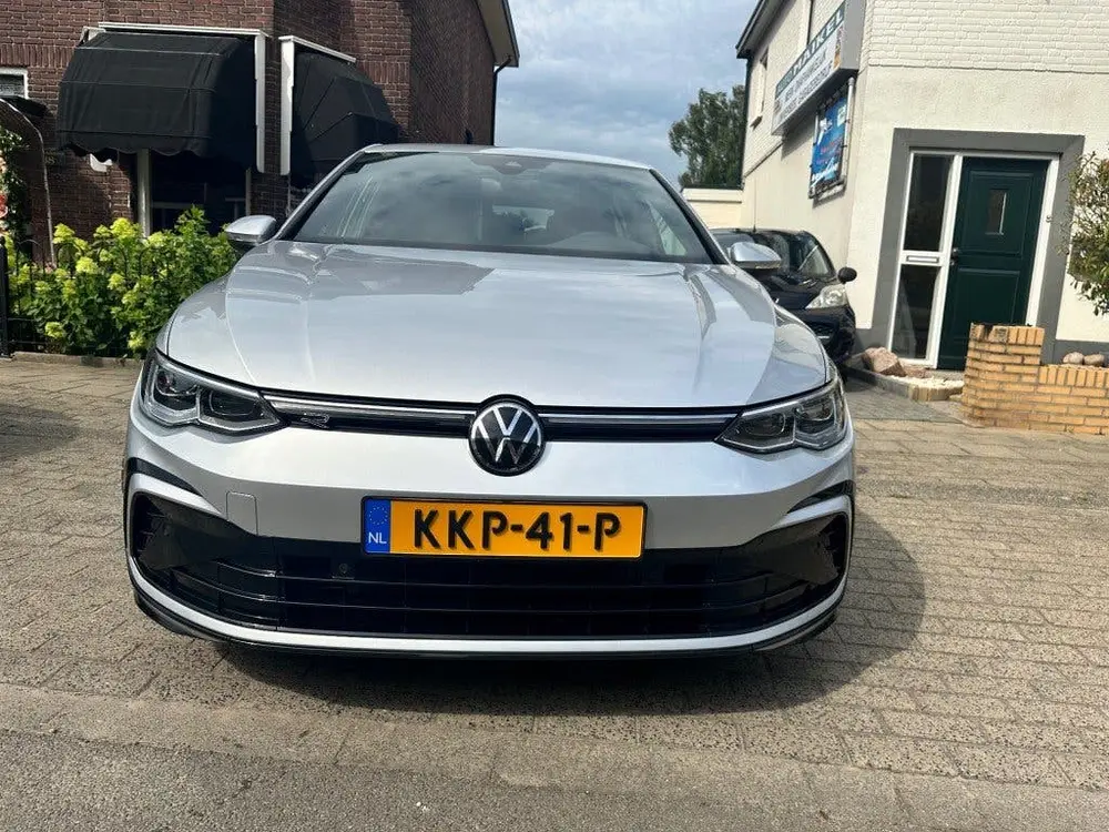 Volkswagen GOLF 1.5 ETSI 2x R-LINE BNS+ DSG AUTOMAAT uit 2022, foto 2