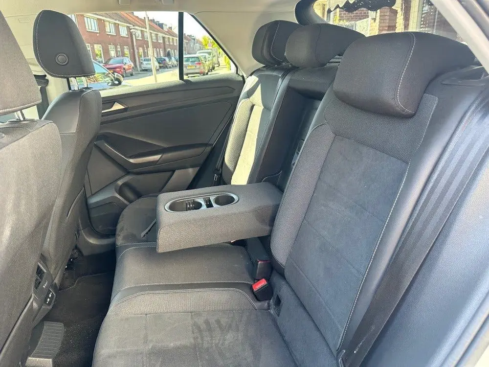 Volkswagen T-ROC 1.5 TSI LIFE BNS facelift model AUTOMAAT uit 2022, foto 18