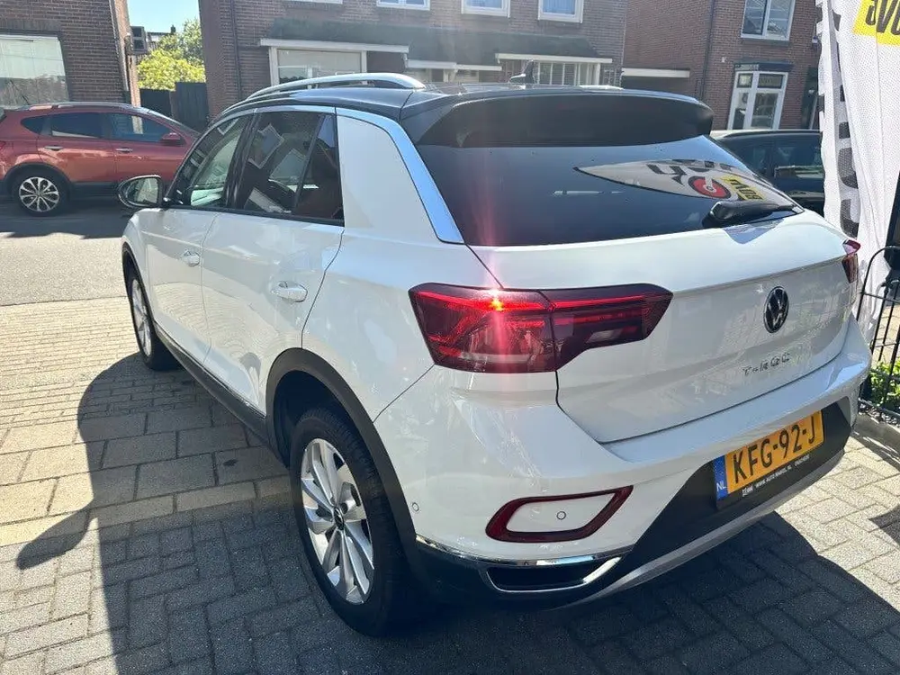Volkswagen T-ROC 1.5 TSI LIFE BNS facelift model AUTOMAAT uit 2022, foto 6