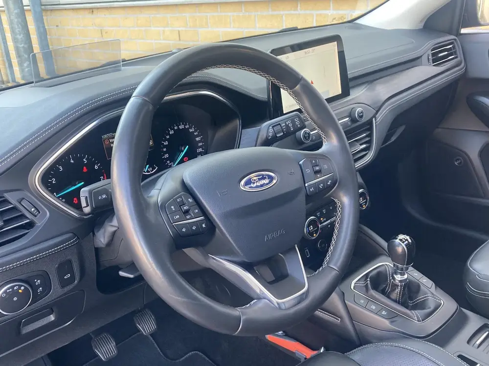 Ford Focus 1.0 EcoBoost 125 pk Vignale Wagon Panoramadak - D uit 2019, foto 13