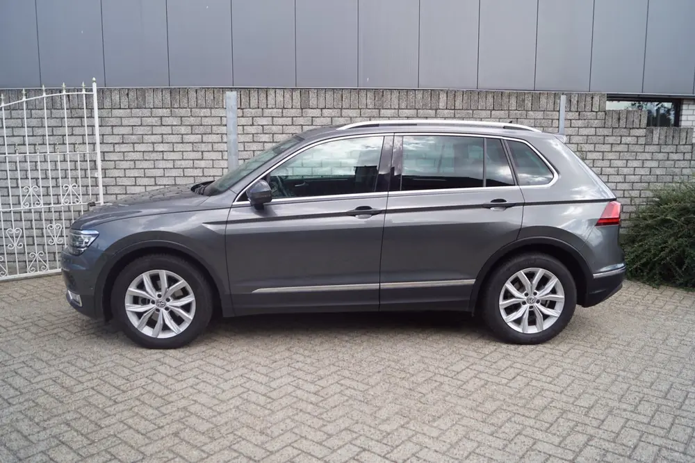 Volkswagen Tiguan 1.5 TSI ACT Highline Autom Panodak Alcanta uit 2019, foto 2