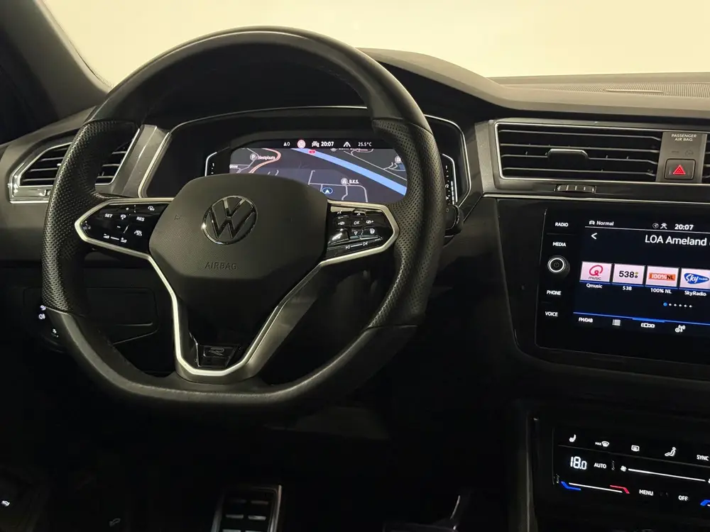 Volkswagen Tiguan 1.4 TSI eHybrid R-Line Business+ Pano Lede uit 2023, foto 13