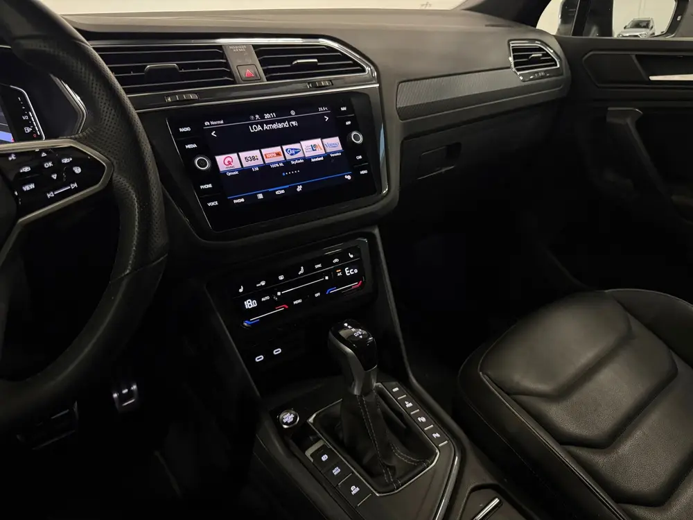 Volkswagen Tiguan 1.4 TSI eHybrid R-Line Business+ Pano Lede uit 2023, foto 17
