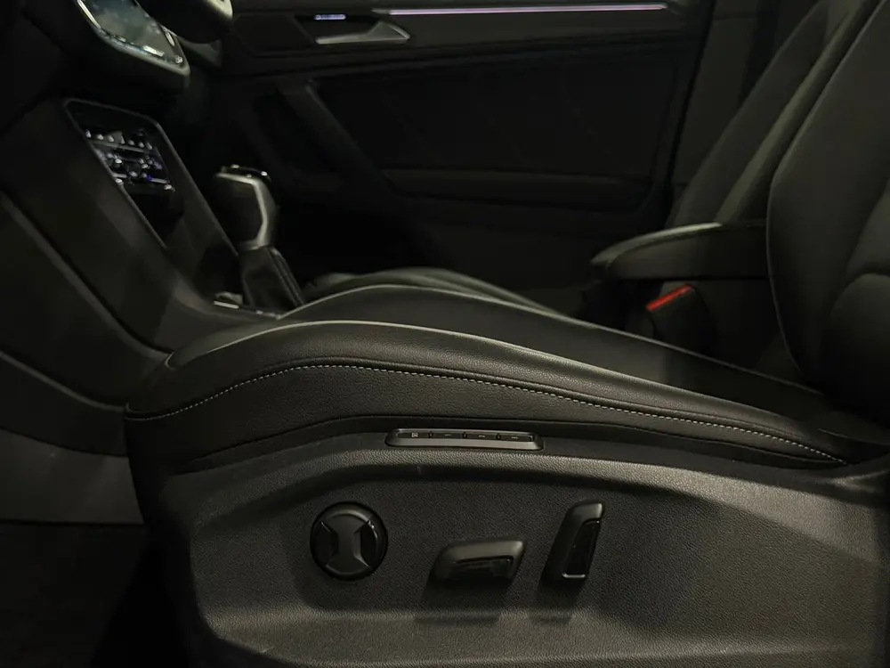 Volkswagen Tiguan 1.4 TSI eHybrid R-Line Business+ Pano Lede uit 2023, foto 5