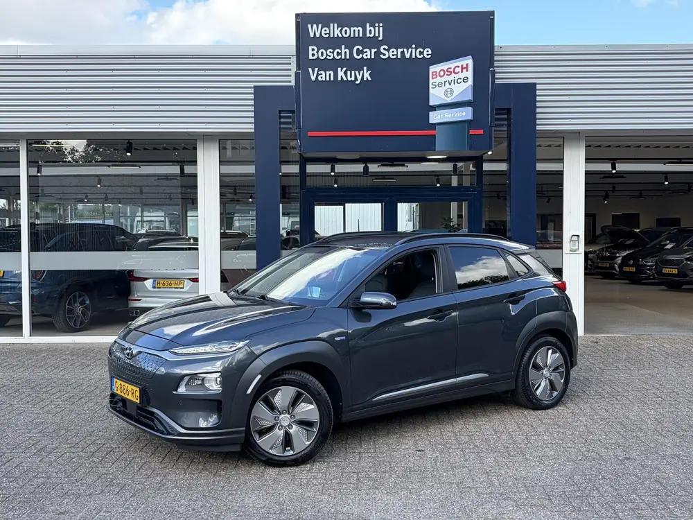 Hyundai Kona EV Premium 64 kWh / NL-Auto / 204 PK / Warmtepo uit 2019, foto 2