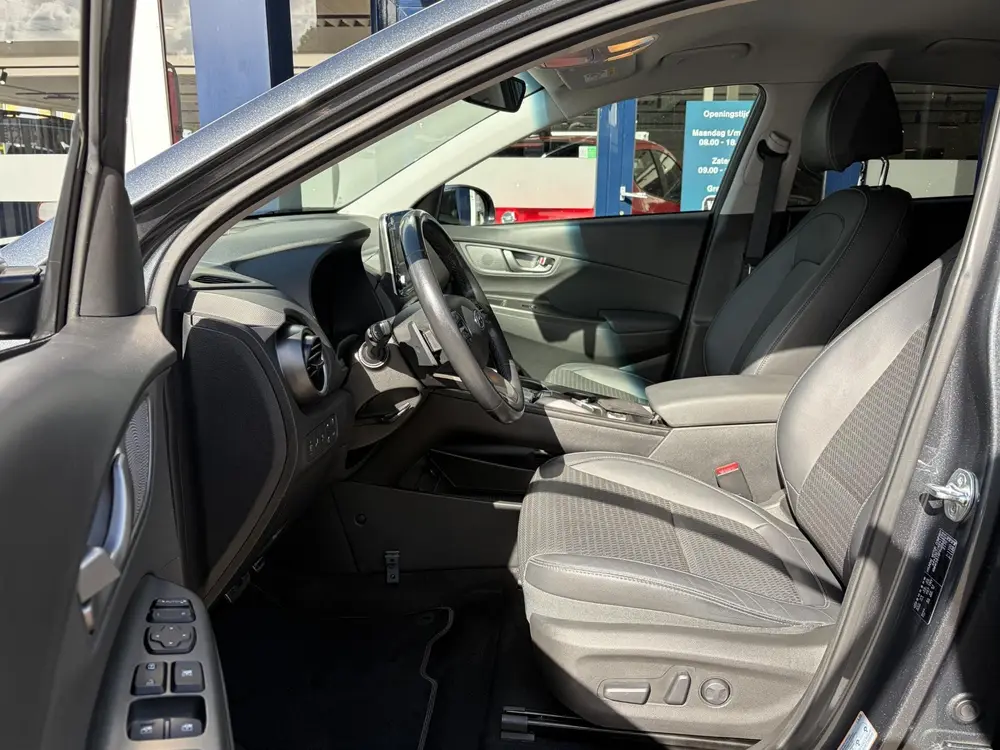 Hyundai Kona EV Premium 64 kWh / NL-Auto / 204 PK / Warmtepo uit 2019, foto 20
