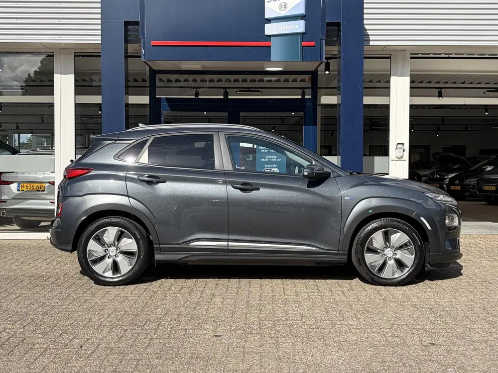 Hyundai Kona EV Premium 64 kWh / NL-Auto / 204 PK / Warmtepo uit 2019, foto 7