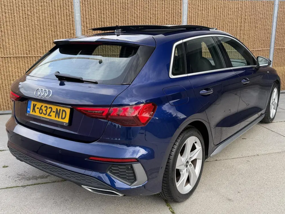 Audi A3 30 TFSI S edition S-line Automaat uit 2021, foto 2