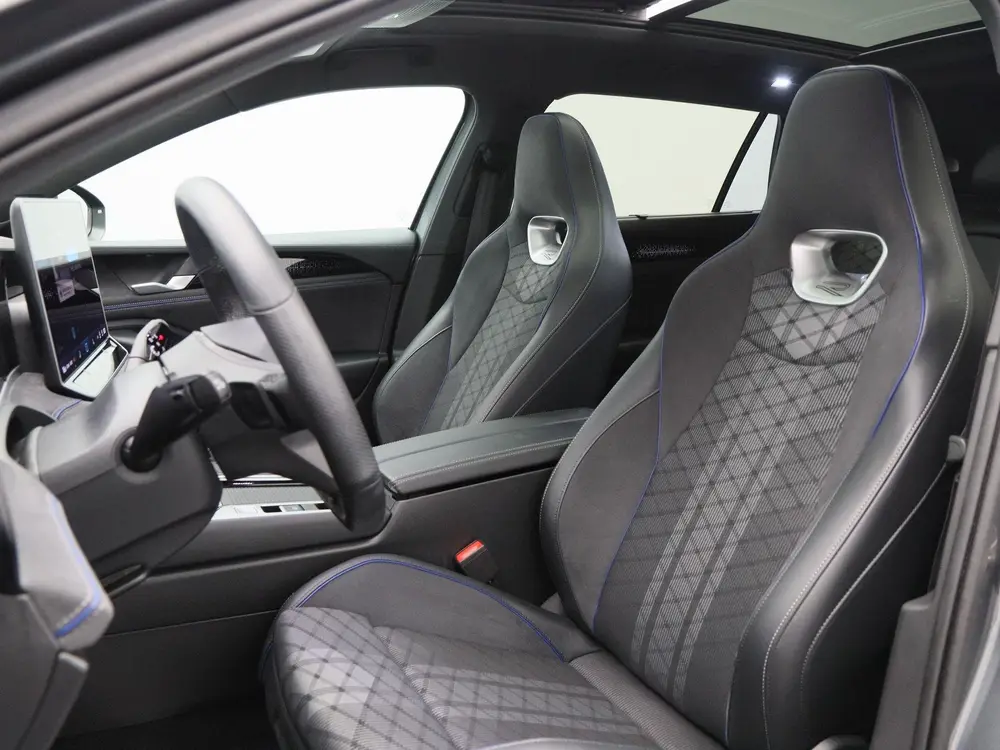 Volkswagen Passat Variant 1.5 eHybrid 272 Pk Automaat R-Line uit 2025, foto 6