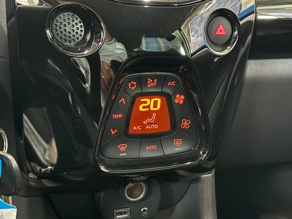Peugeot 108 1.0 E-VTI ALLURE Camera Android uit 2021, foto 16