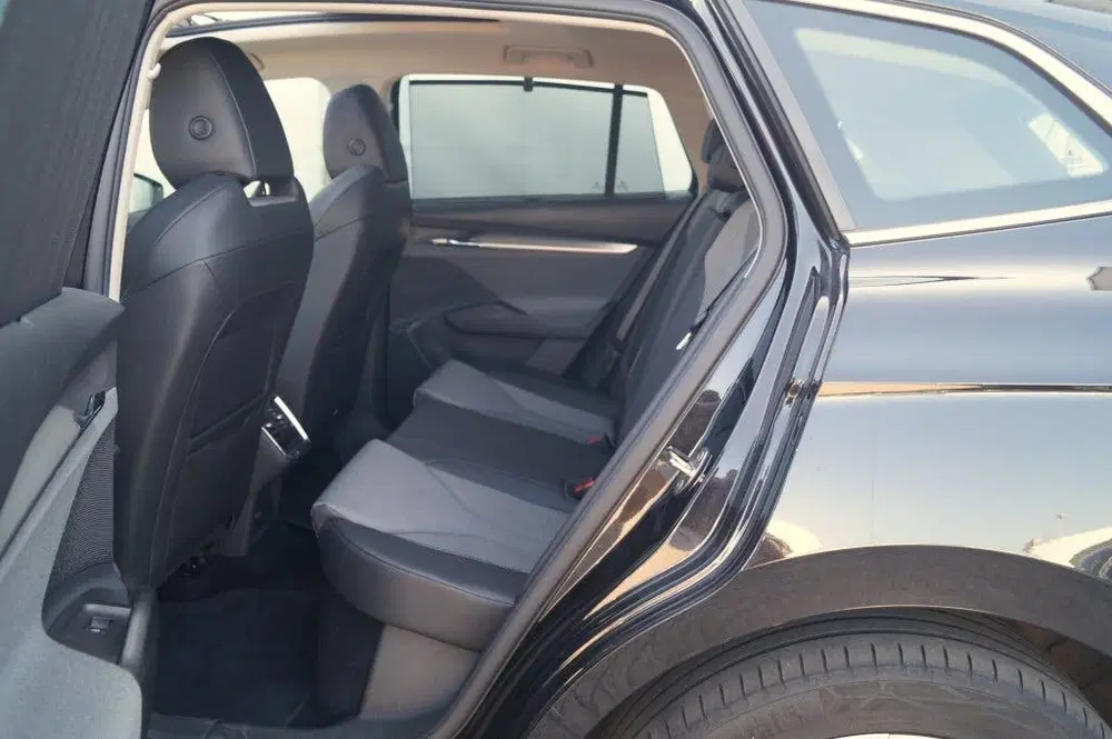 Skoda Enyaq 80 204pk 77kWh -SOH91%-PANO-TREKHAAK-ECC-P uit 2021, foto 9