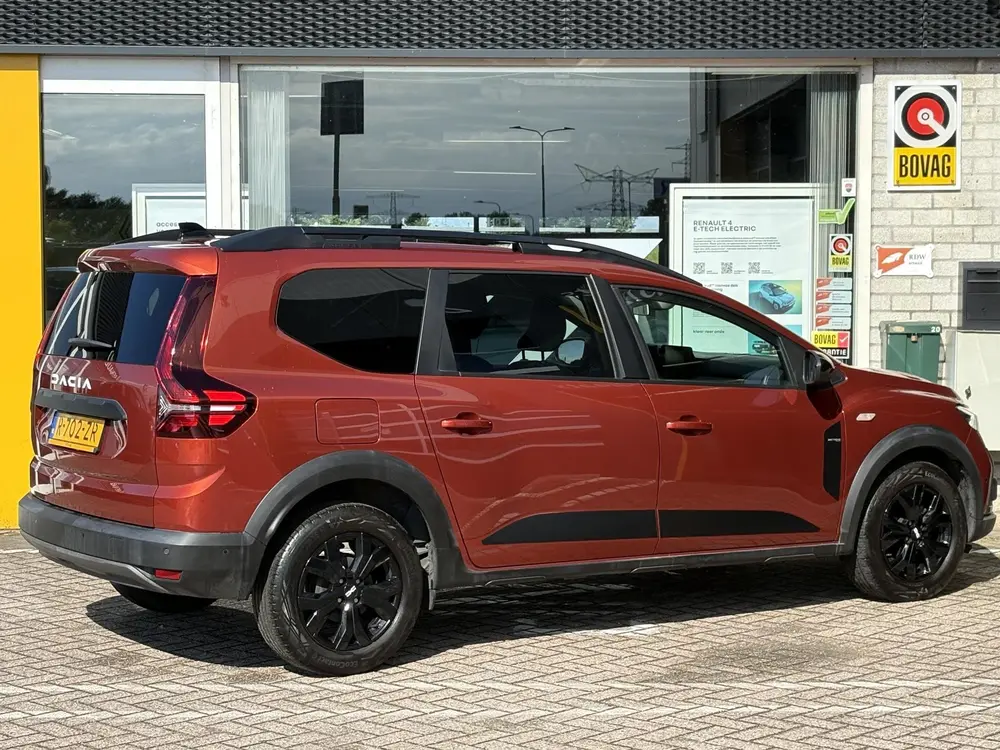 Dacia Jogger 1.0 TCe 100 ECO-G Extreme 5p. uit 2022, foto 2