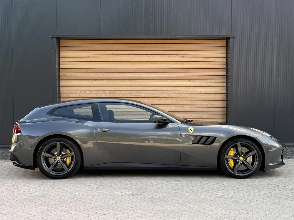 Ferrari GTC4Lusso T 3.9 V8 LIFT|PANO|P.DISPLAY|CARBON uit 2021, foto 2