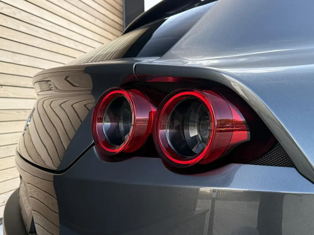 Ferrari GTC4Lusso T 3.9 V8 LIFT|PANO|P.DISPLAY|CARBON uit 2021, foto 20