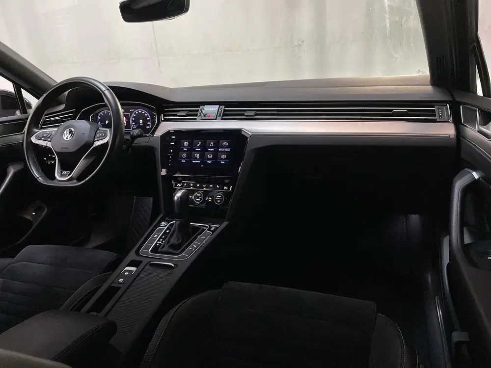 Volkswagen Passat Variant 1.5 TSI 150pk DSG Elegance Busines uit 2020, foto 2
