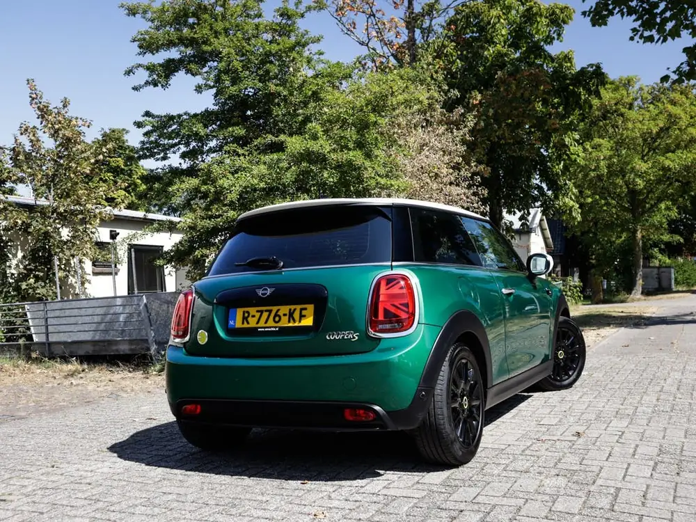 Mini Mini Electric Electric MINI Yours 33 kWh 1e-Eig. & Keurig-Onderh BOVA uit 2022, foto 2